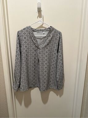 Notations Black and White Geometric V-Neck Blouse